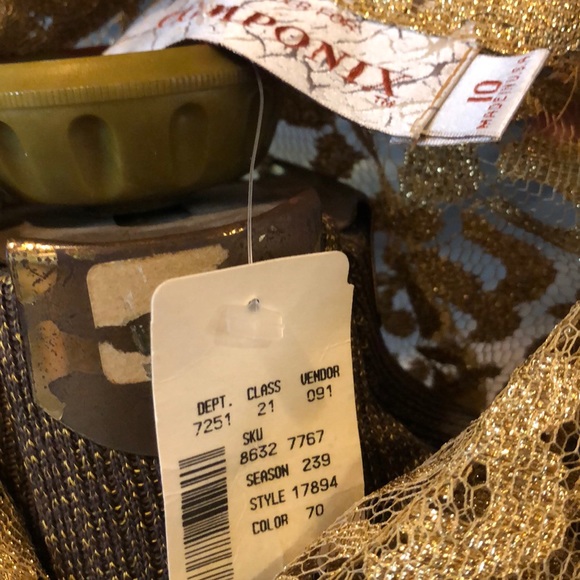 Vintage gold blouse, size 10, made in USA! - Picture 5 of 6